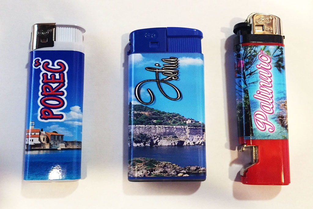 UPALJAČ S PERSONALIZIRANOM NALJEPNICOM