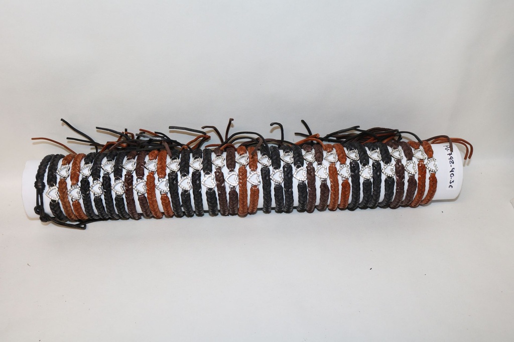 NARUKVICE OD KOŽE SA SRCEM OD ŠTRASA