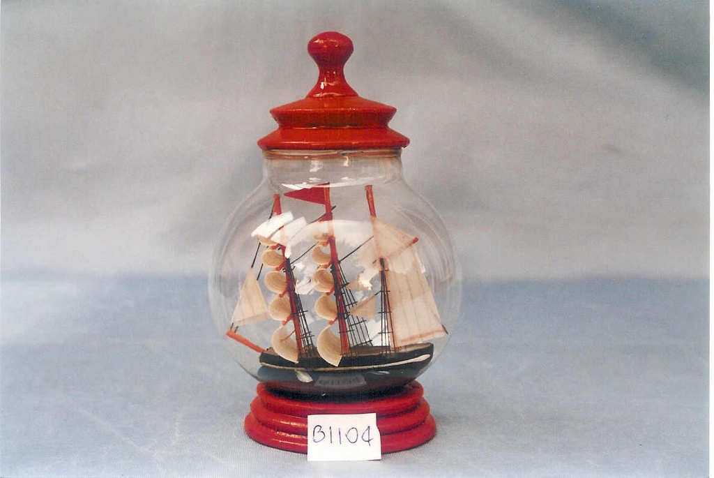 BOTTIGLIA LANTERNA GRANDE c/BARCA cm 12 