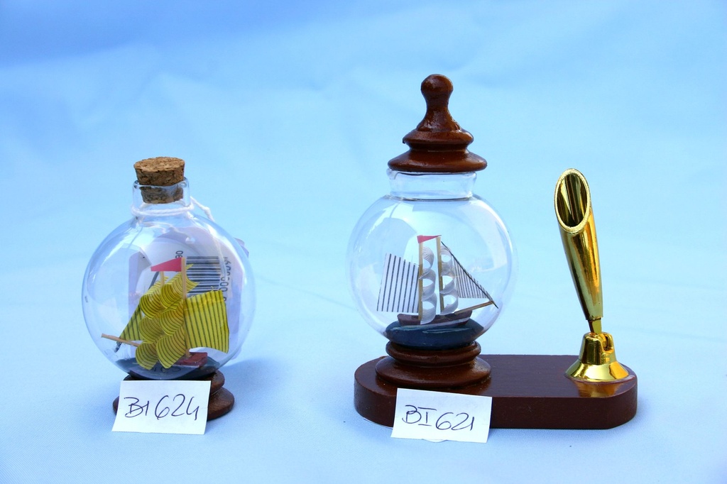 BROD U BOCI LANTERNA