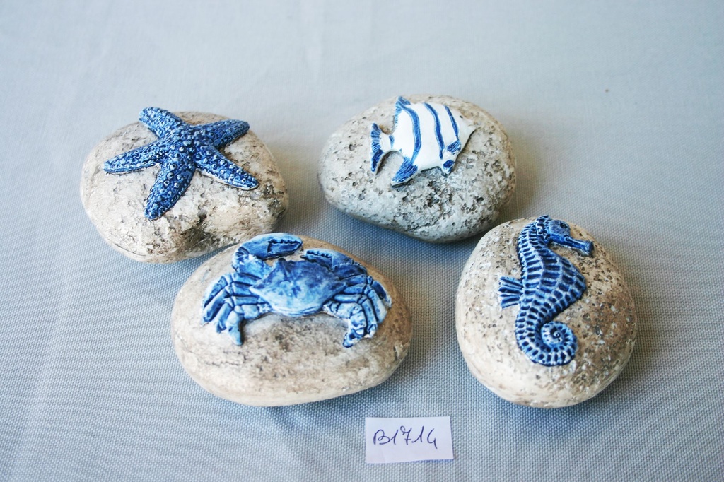 KAMEN S MORSKIM MOTIVIMA