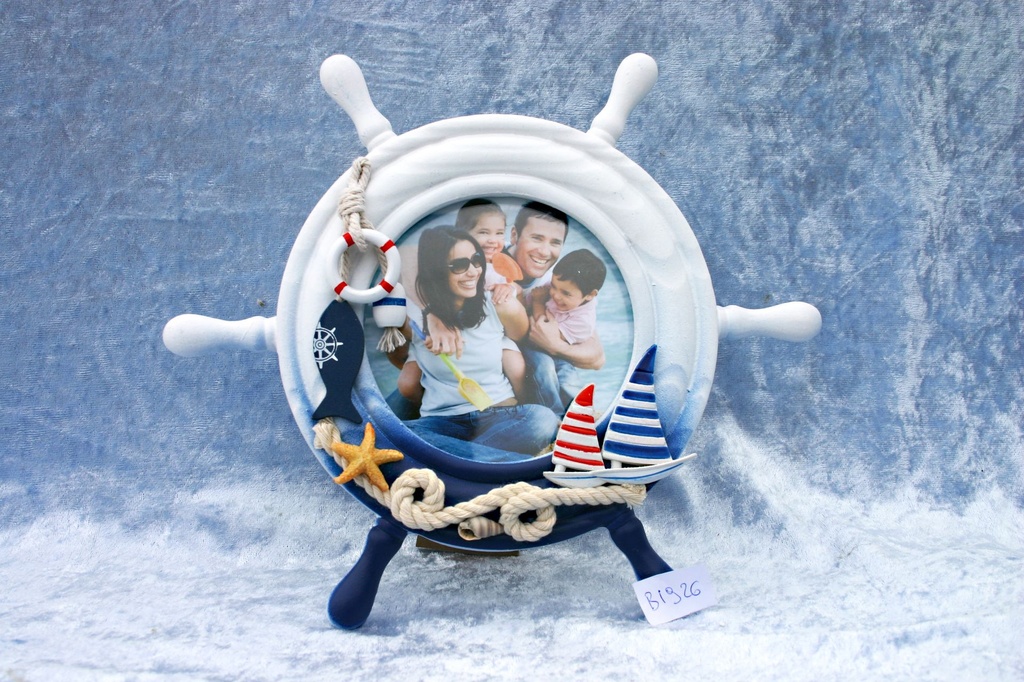 DRVENI OKVIR ZA SLIKU KORMILO 23 CM 