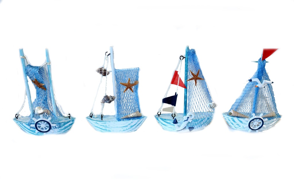 BROD OD DRVA I SMOLE 15*10 CM 