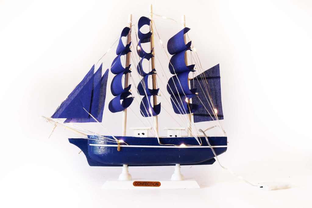 DRVENI BROD SA SVJETLOM CM 30 