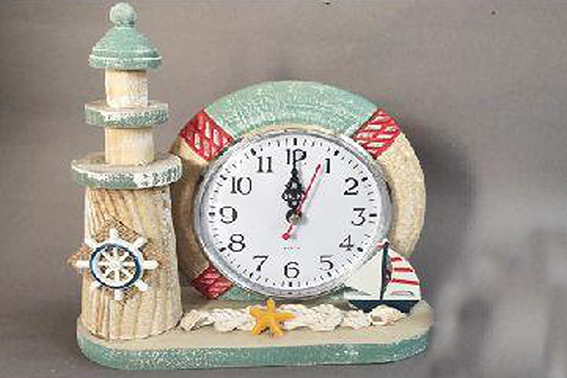 DRVENI SVJETIONIK SA SATOM