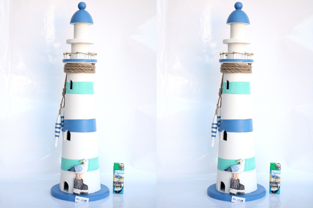 DRVENI SVJETIONIK SA SVJETLOM CM 13.5*13.5*47.5 