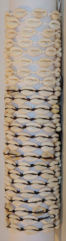 NARUKVICA SA ŠKOLJKAMA