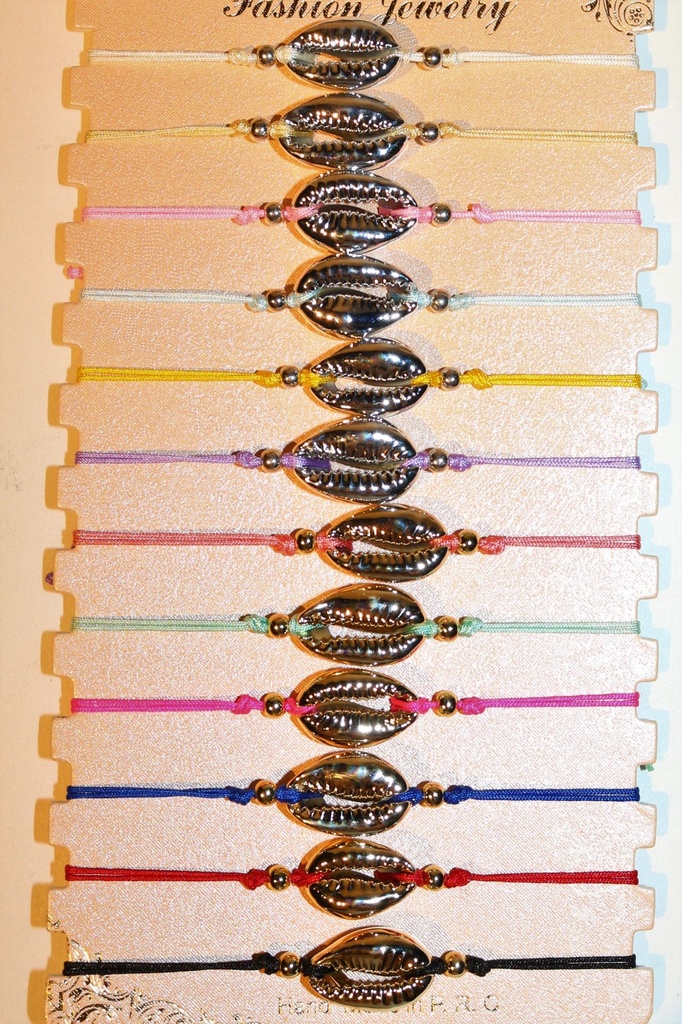 NARUKVICA SA ŠKOLJKAMA