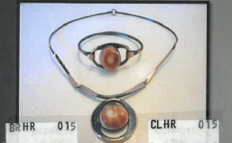 NARUKVICA SA ŠKOLJKOM