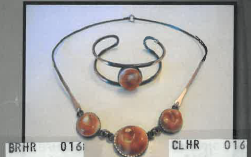 NARUKVICA SA ŠKOLJKOM