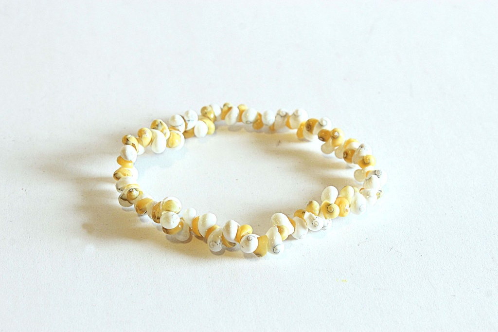 NARUKVICA  OD ŠKOLJKI