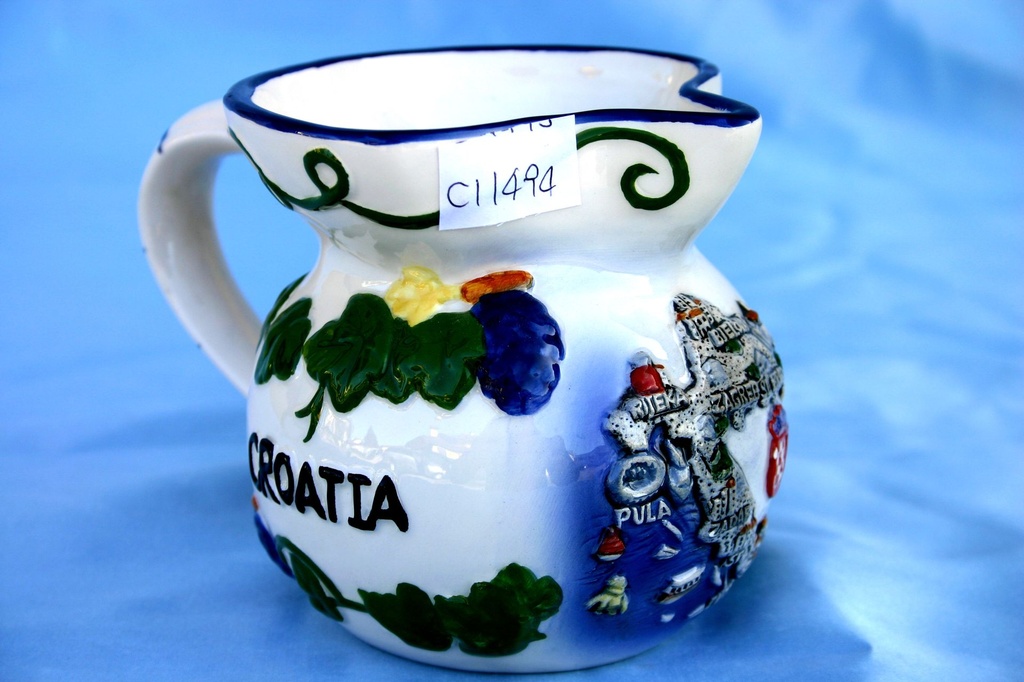 KERAMIČKI VRČ CROATIA 1/2 L.  