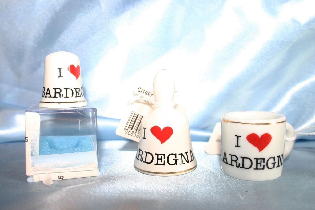 DITALE CERAMICA C/SCATOLA "I LOVE SARDEGNA" 
