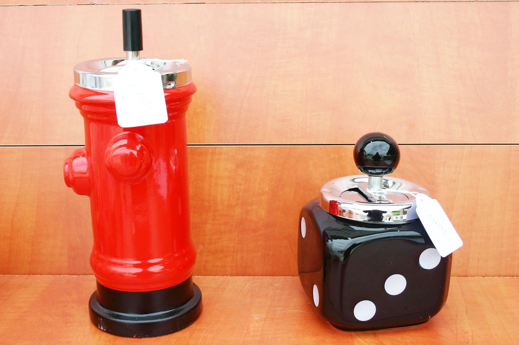 KERAMIČKA PEPELJARA CM 21,50 