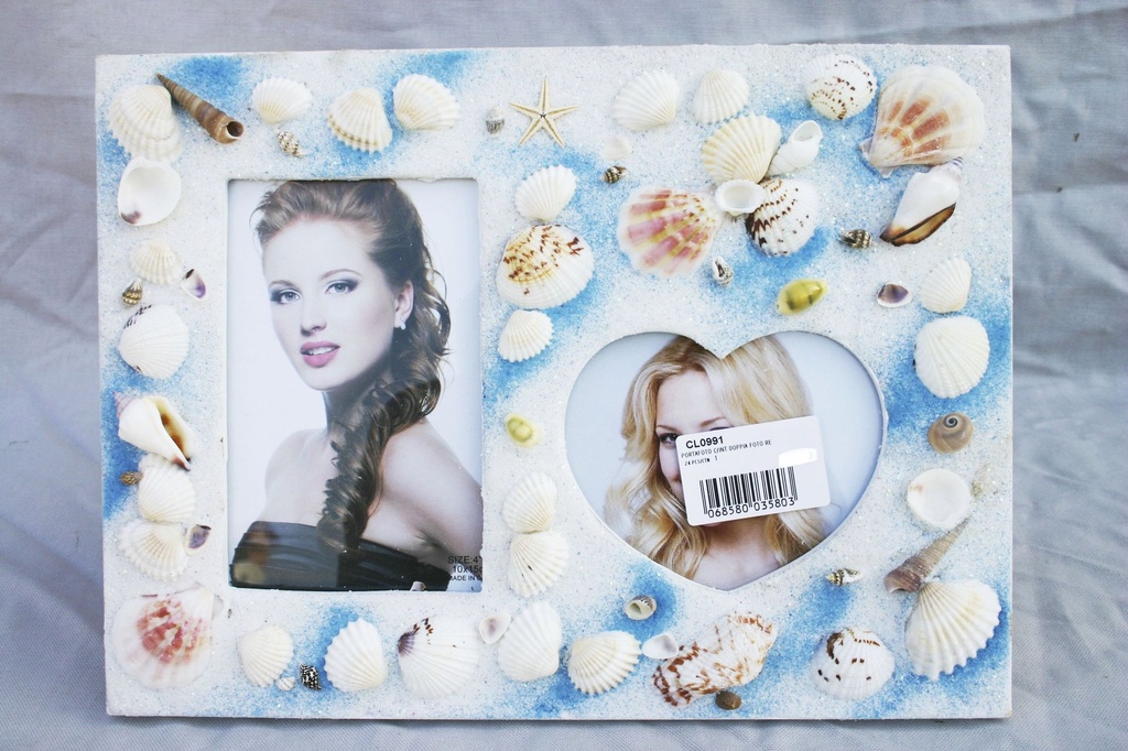 OKVIR ZA SLIKU SA ŠKOLJKAMA 22x30 