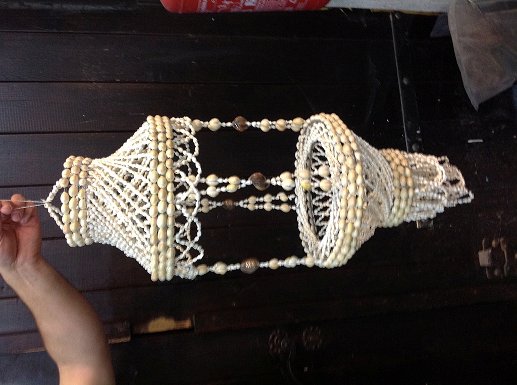 LUSTER OD ŠKOLJKI CM 75 