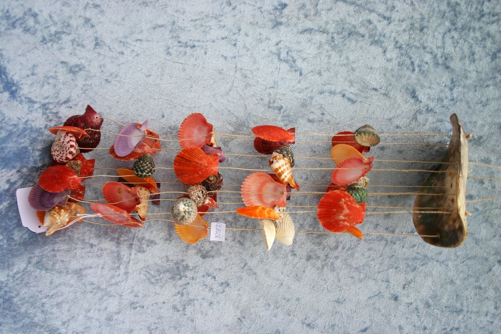 ZVECKALICA SA ŠKOLJKAMA H 48 CM 