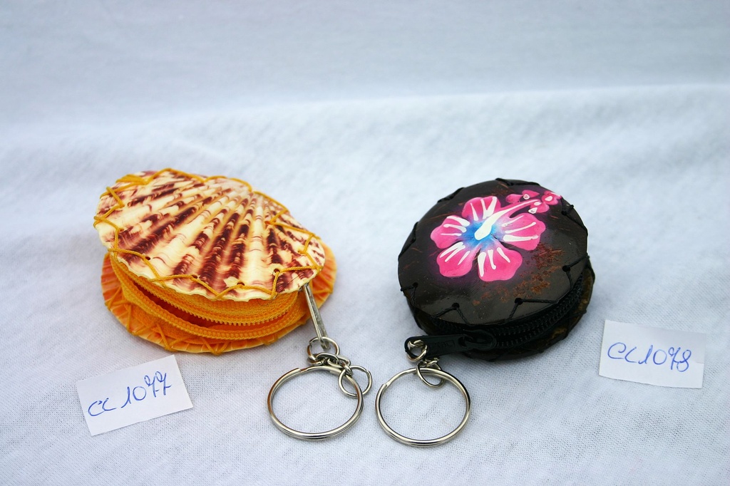 NOVČANIK OD ŠKOLJKE DIAM CM 7 