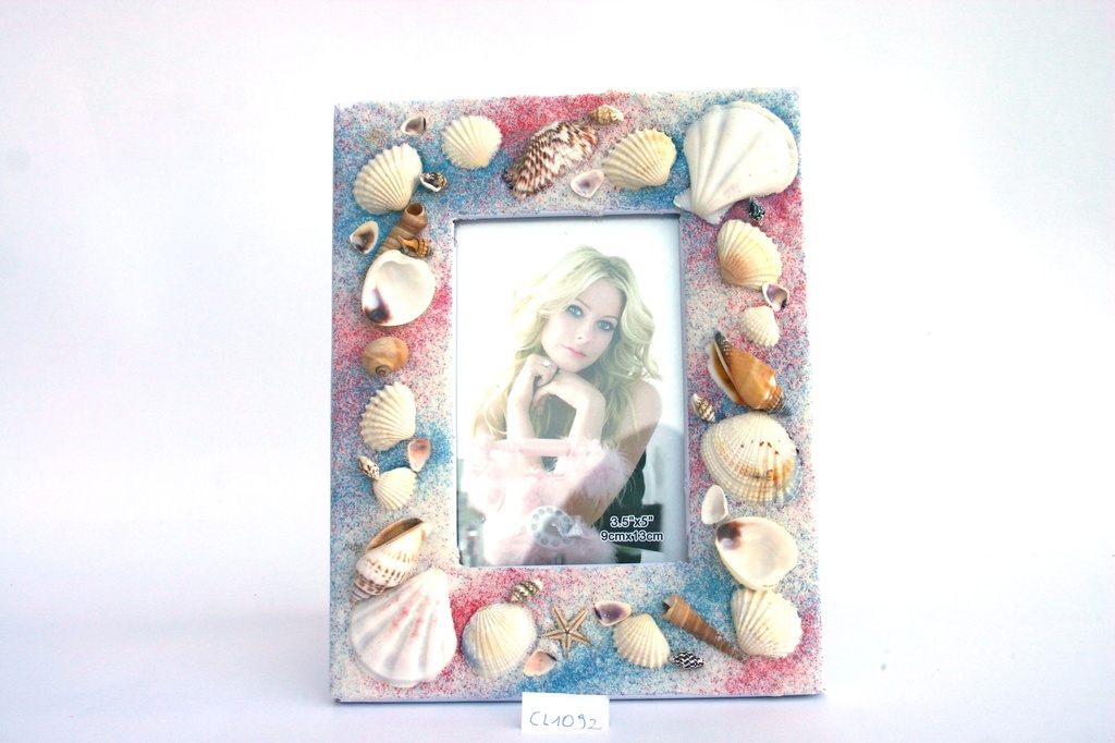 OKVIR ZA SLIKU OD ŠKOLJKI 19*15 CM 