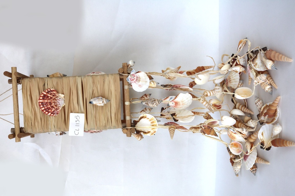 ZVECKALICA SA ŠKOLJKAMA H CM 65