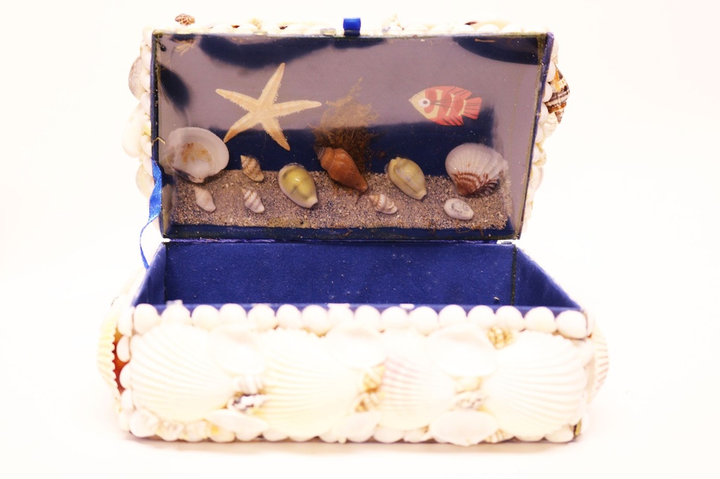 KUTIJA OD ŠKOLJKI CM 15*12.5 