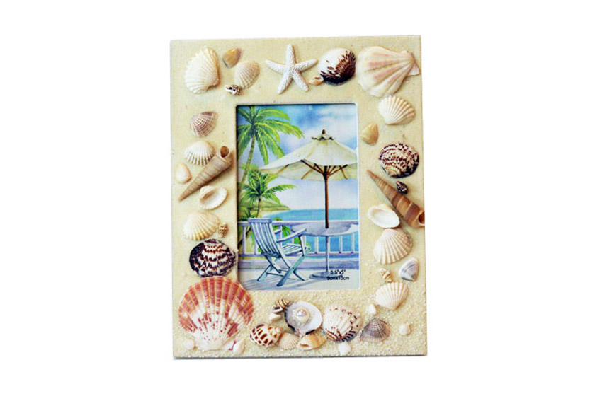 OKVIR ZA SLIKU OD ŠKOLJKI  