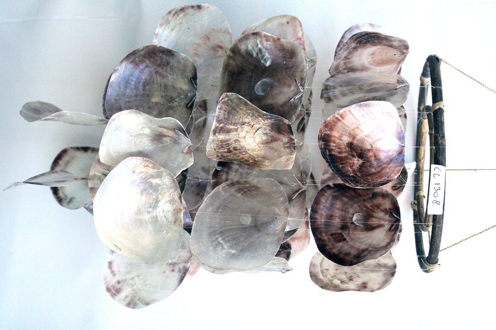 LUSTER S 2 BAMBUSOVA KRUGA SA ŠKOLJKAMA CM 65 