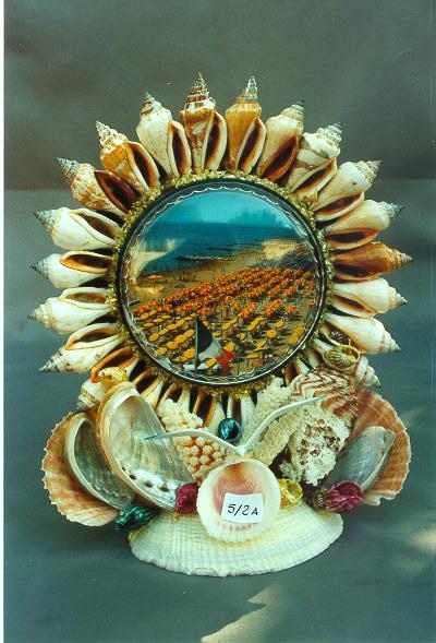 SUVENIR OD ŠKOLJKI  CM 22*20 