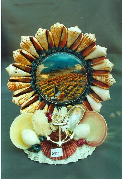 SUVENIR OD ŠKOLJKI  CM 22*20 