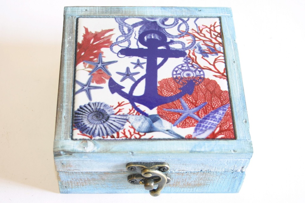 DRVENA KUTIJA 12*13*5.5 CM  