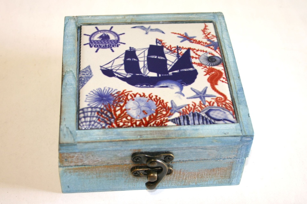 DRVENA KUTIJA  12*13*5.5 CM 