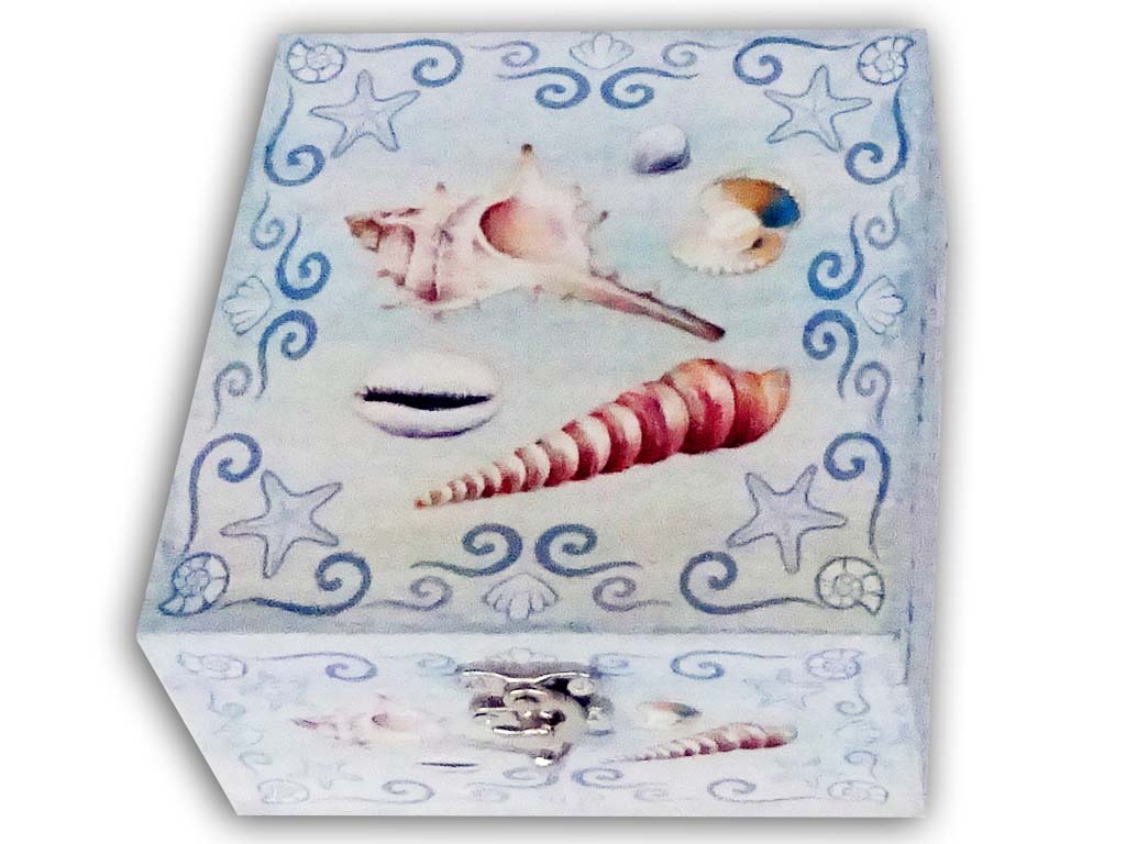 DRVENA KUTIJA   14.3*15*8.3 CM  