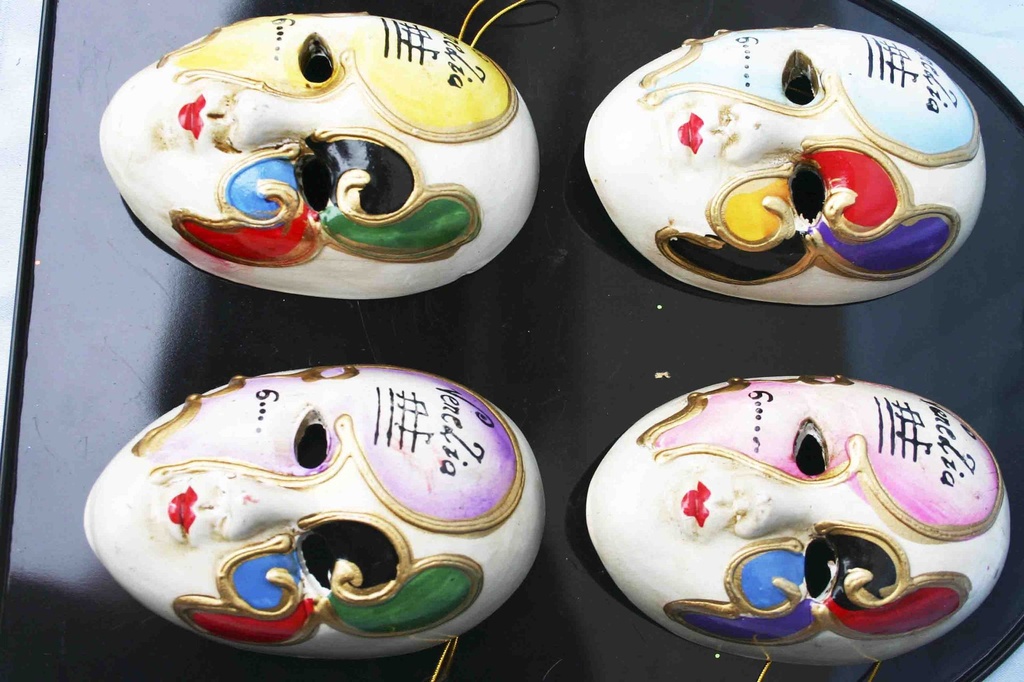 MASCHERA PLASTICA VOLTO MED DEC.MUSICA 