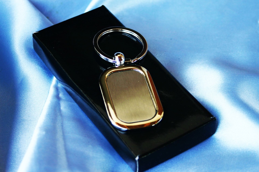 PERSONALIZIRANI METALNI PRIVJESAK ZA KLJUČEVE