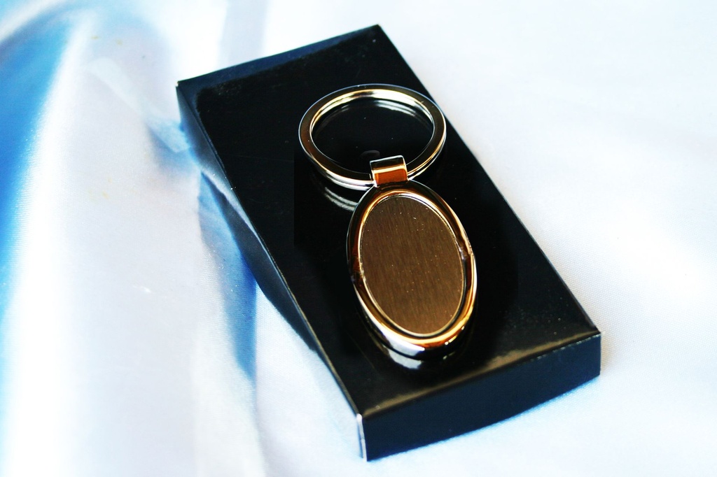 PERSONALIZIRANI METALNI PRIVJESAK ZA KLJUČEVE