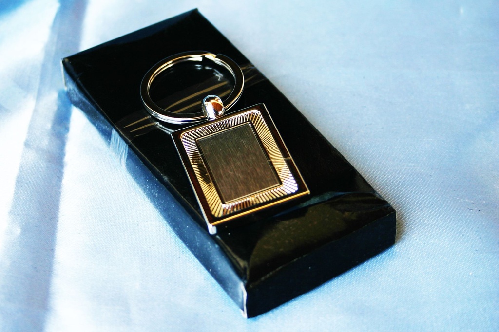 PERSONALIZIRANI METALNI PRIVJESAK ZA KLJUČEVE