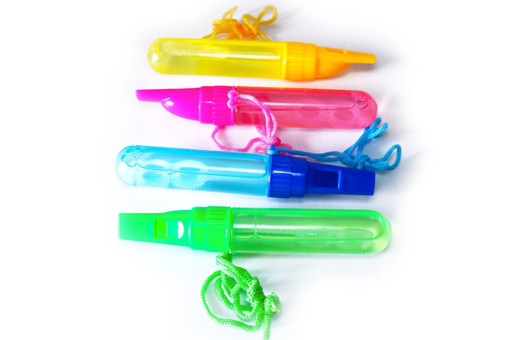 PLASTIČNA ZVIŽDALJKA