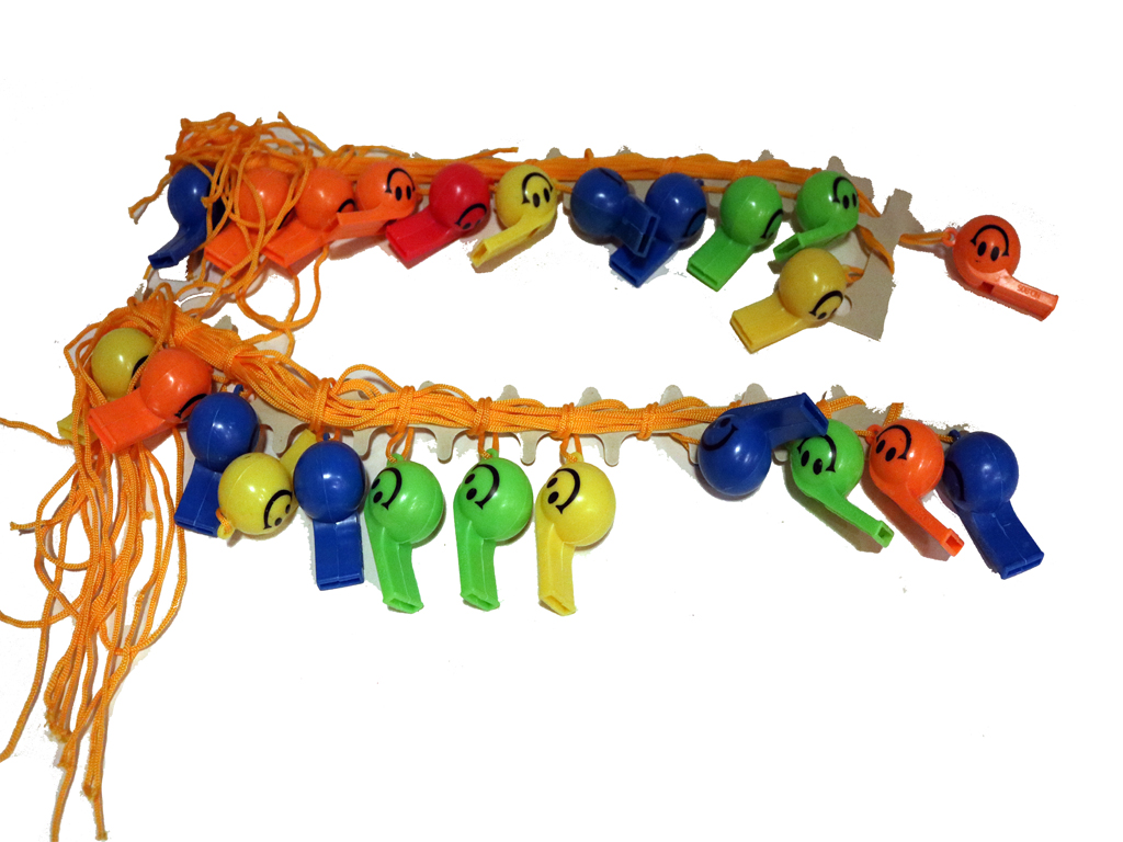 PLASTIČNA ZVIŽDALJKA