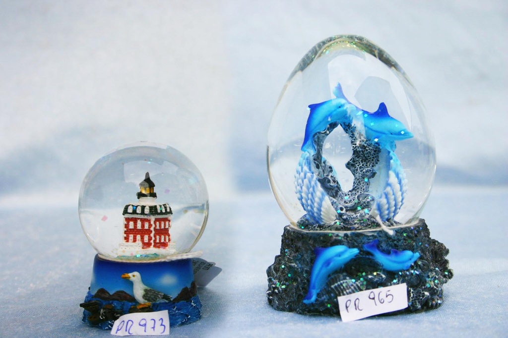 SNJEŽNA KUGLA OD SMOLE