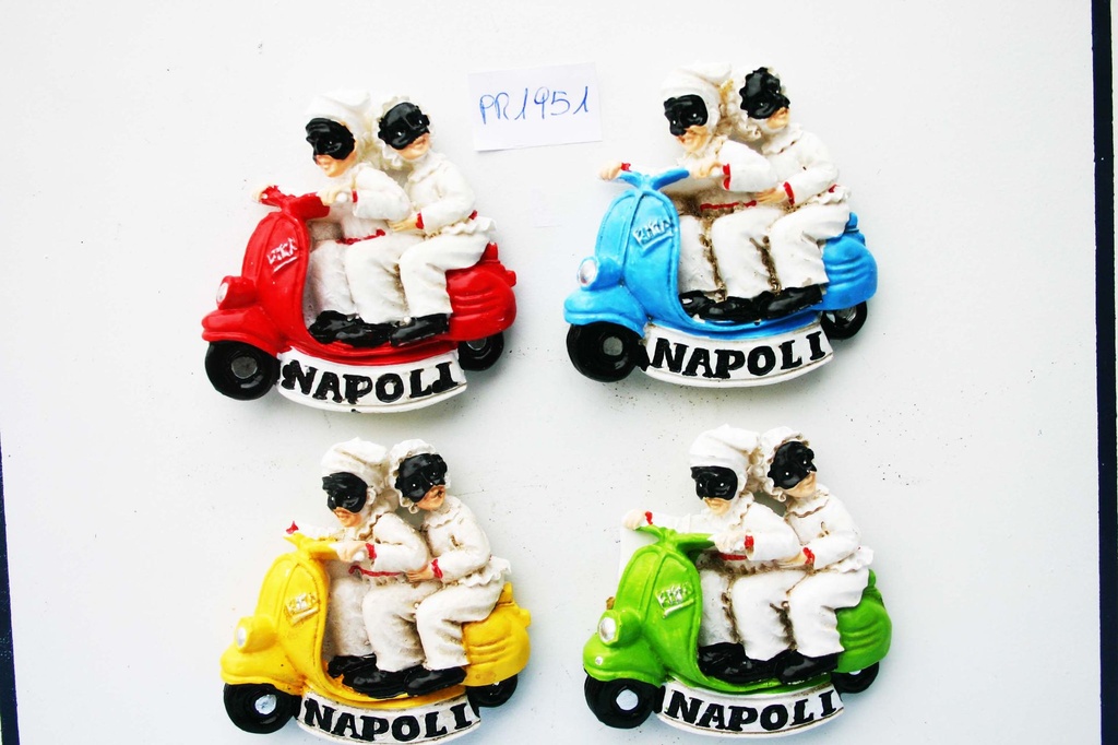 MAGNETE RESINA SCOOTER PULCINELLA 4 COL.ASS. 