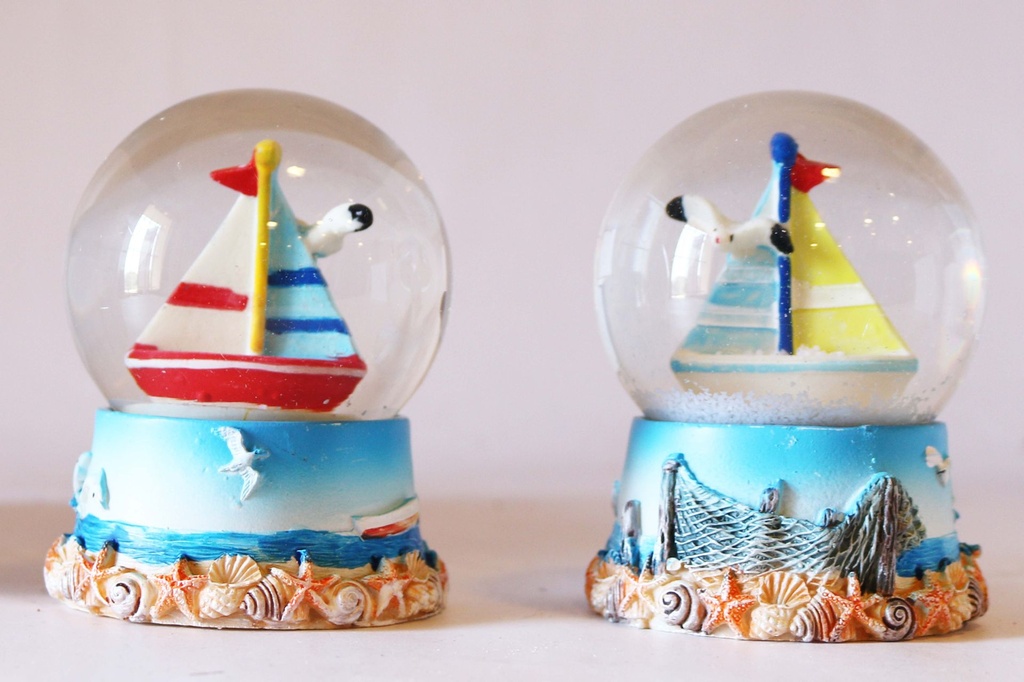 SNJEŽNA KUGLA OD SMOLE