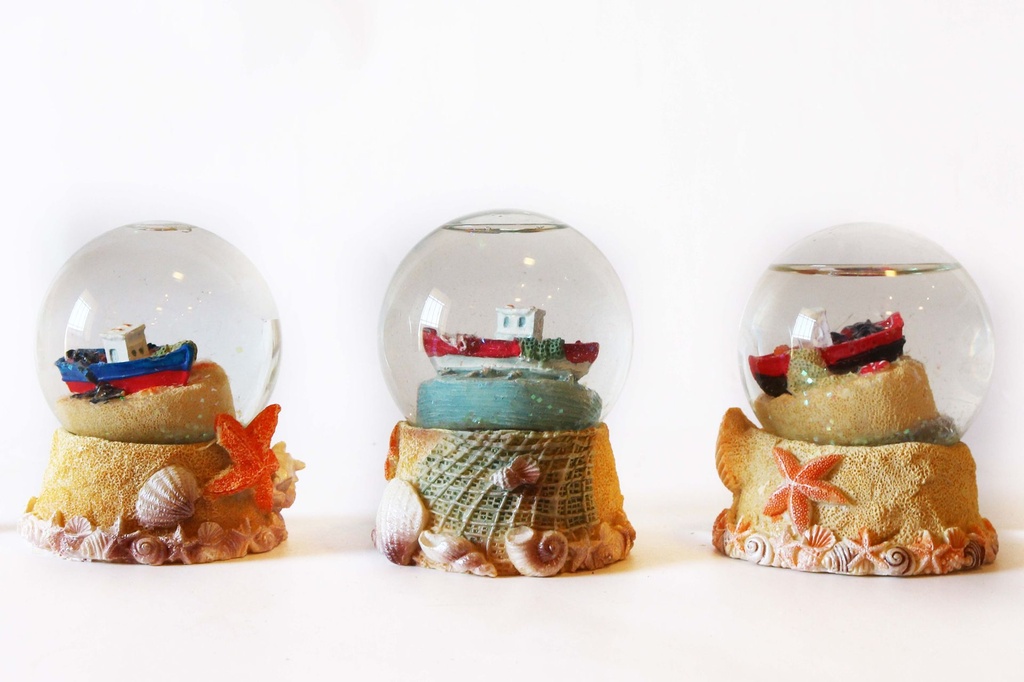 SNJEŽNA KUGLA OD SMOLE