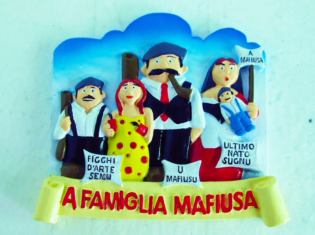 MAGNETE "FAMIGLIA" RESINA 