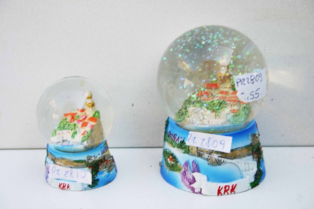 SNJEŽNA KUGLA OD SMOLE  KRK 