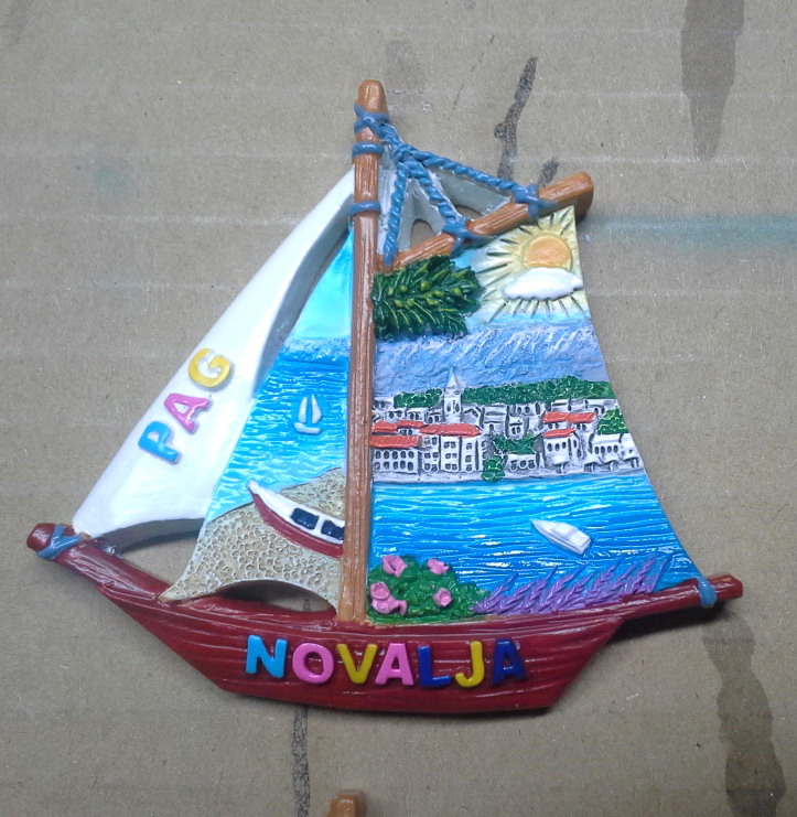 MAGNETE RESINA BARCA BIANCA NOVALJA 
