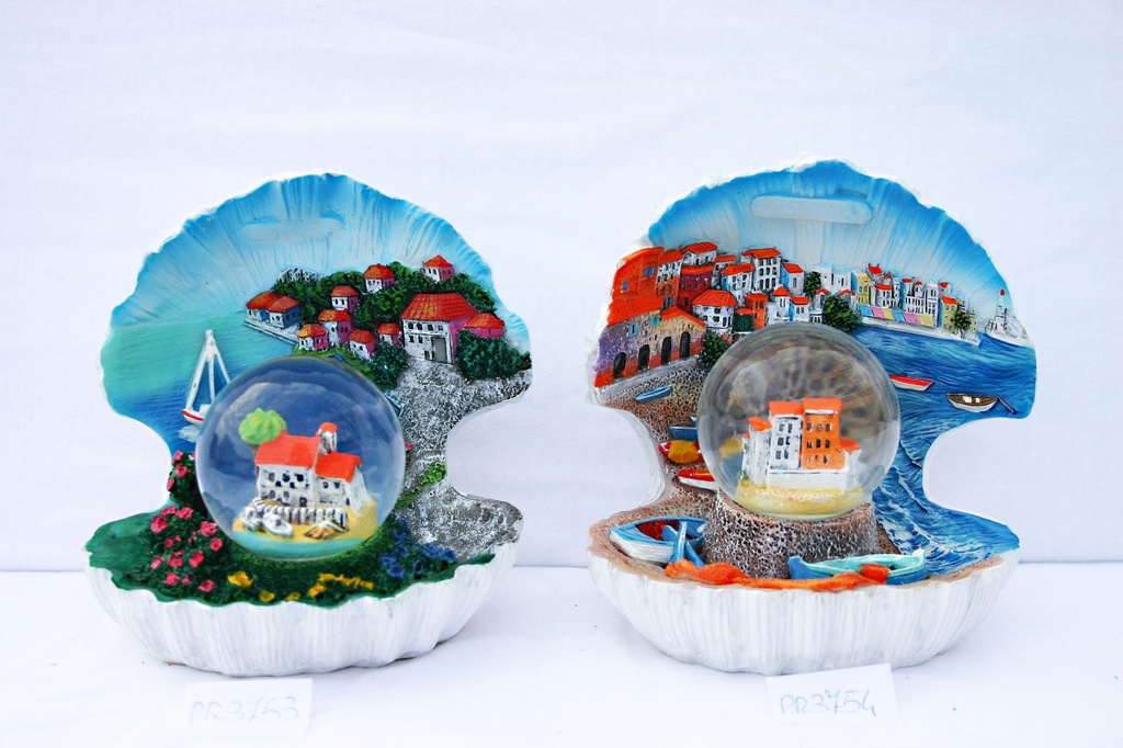 SNJEŽNA KUGLA OD SMOLE