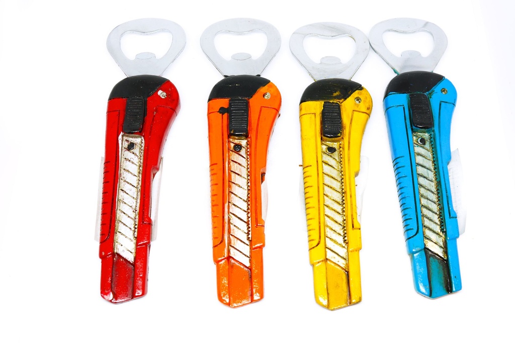 OTVARAČ ZA BOCE MAGNET OD SMOLE