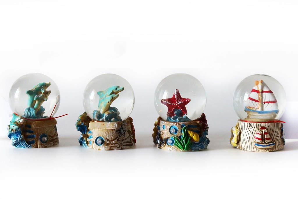 SNJEŽNA KUGLA OD SMOLE