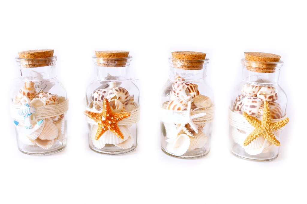 STAKLENA BOČICA S PIJESKOM I ŠKOLJKAMA CM 11 