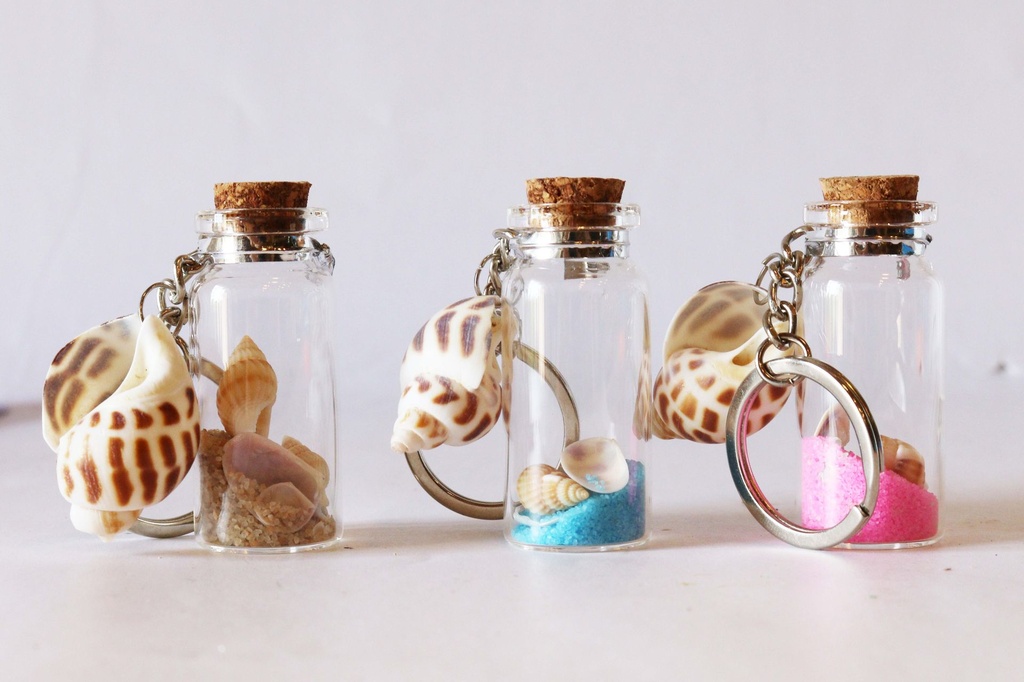 PRIVJESAK ZA KLJUČEVE S BOČICOM